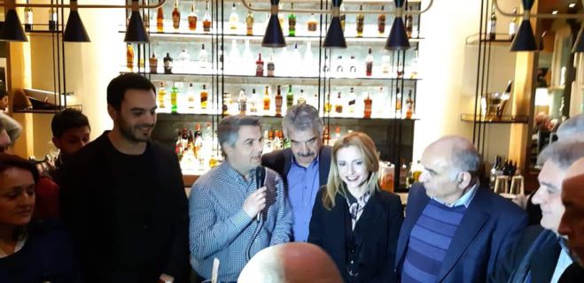 &Kappa;&Iota;&Nu;&Alpha;&Lambda; | &Kappa;&omicron;&pi;ή &pi;ί&tau;&alpha;&sigmaf; &mu;&epsilon; &tau;&eta;&nu; &pi;&alpha;&rho;&omicron;&upsilon;&sigma;ί&alpha; &tau;&omicron;&upsilon; &Gamma;&rho;&alpha;&mu;&mu;&alpha;&tau;έ&alpha; &Mu;&alpha;&nu;ώ&lambda;&eta; &Chi;&rho;&iota;&sigma;&tau;&omicron;&delta;&omicron;&upsilon;&lambda;ά&kappa;&eta; &sigma;&tau;&eta;&nu; &Tau;&rho;ί&pi;&omicron;&lambda;&eta; (&epsilon;&iota;&kappa;ό&nu;&epsilon;&sigmaf;)