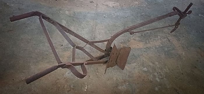 &Tau;&alpha; &pi;&alpha;&lambda;&iota;ά &alpha;&lambda;έ&tau;&rho;&iota;&alpha; &sigma;&tau;&omicron;&nu; &Mu;&alpha;&nu;&tau;&iota;&nu;&epsilon;&iota;&alpha;&kappa;ό &kappa;ά&mu;&pi;&omicron;