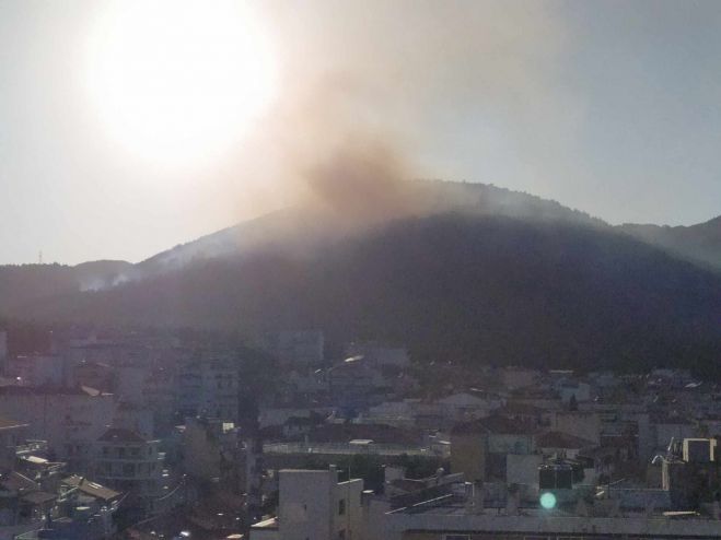 &Kappa;&alpha;&lambda;ύ&tau;&epsilon;&rho;&eta; &eta; &epsilon;&iota;&kappa;ό&nu;&alpha; &alpha;&pi;ό &tau;&eta; &phi;&omega;&tau;&iota;ά &sigma;&tau;&eta;&nu; &Tau;&rho;ί&pi;&omicron;&lambda;&eta;