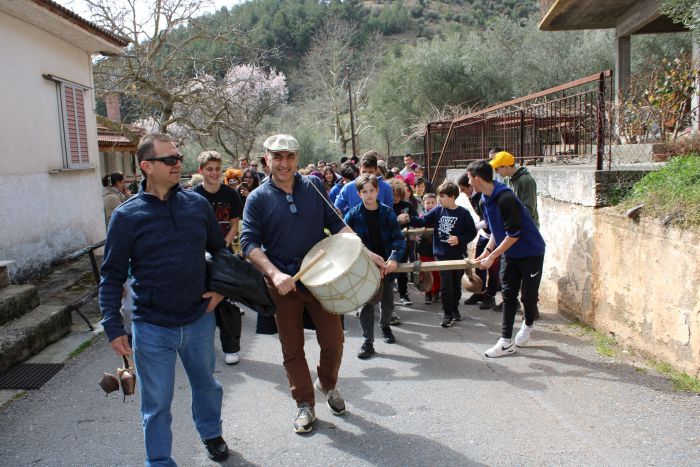 Στο χωριό Δάρα έδιωξαν το χειμώνα και υποδέχτηκαν την άνοιξη! (εικόνες)