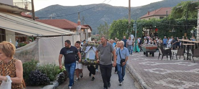 &Kappa;&alpha;&nu;&delta;ή&lambda;&alpha; | &Eta; &Iota;&epsilon;&rho;ά &Epsilon;&iota;&kappa;ό&nu;&alpha; &tau;&eta;&sigmaf; &Pi;&alpha;&nu;&alpha;&gamma;ί&alpha;&sigmaf; &mu;&epsilon;&tau;&alpha;&phi;έ&rho;&theta;&eta;&kappa;&epsilon; &alpha;&pi;ό &tau;&omicron; &Mu;&epsilon;&tau;ό&chi;&iota; &sigma;&tau;&omicron; &theta;&rho;ό&nu;&omicron; &tau;&eta;&sigmaf;, &sigma;&tau;&omicron; &Mu;&omicron;&nu;&alpha;&sigma;&tau;ή&rho;&iota; (&epsilon;&iota;&kappa;ό&nu;&epsilon;&sigmaf; - &beta;ί&nu;&tau;&epsilon;&omicron;)