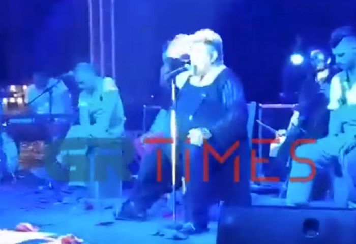 &Omicron; &Kappa;&rho;&alpha;&omicron;&upsilon;&nu;ά&kappa;&eta;&sigmaf; &laquo;&kappa;&alpha;&tau;&sigma;ά&delta;&iota;&alpha;&sigma;&epsilon;&raquo; &sigma;&epsilon; &sigma;&upsilon;&nu;&alpha;&upsilon;&lambda;ί&alpha; &mu;&eta;&tau;έ&rho;&alpha; &epsilon;&pi;&epsilon;&iota;&delta;ή έ&sigma;&pi;&rho;&omega;&chi;&nu;&epsilon; &tau;&alpha; &pi;&alpha;&iota;&delta;&iota;ά &tau;&eta;&sigmaf; (vd)