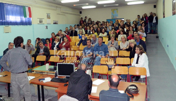 «Κανείς δεν θέλει να χάσει τις πανελλήνιες, αλλά πολλοί από εμάς θα χάσουν τη δουλειά τους» λένε οι καθηγητές της Αρκαδίας (vd)