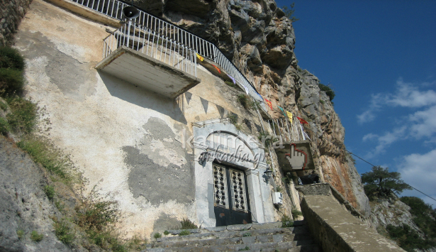 To μοναστήρι της Παναγιάς Ελεούσας στη Βλαχέρνα (εικόνες)