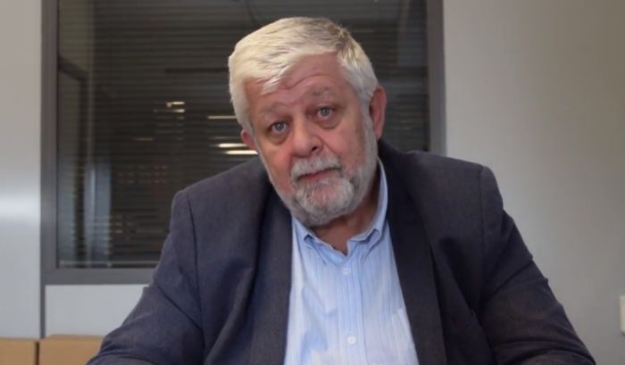 &Pi;&alpha;&upsilon;&lambda;ή&sigmaf;: "&Theta;&alpha; &sigma;&upsilon;&nu;&epsilon;&chi;ί&sigma;&omicron;&upsilon;&mu;&epsilon; &kappa;&alpha;&nu;&omicron;&nu;&iota;&kappa;ά &tau;&omicron; έ&rho;&gamma;&omicron; &sigma;&tau;&omicron; &Mu;&epsilon;&gamma;&alpha;&beta;&omicron;ύ&nu;&iota;" (vd)