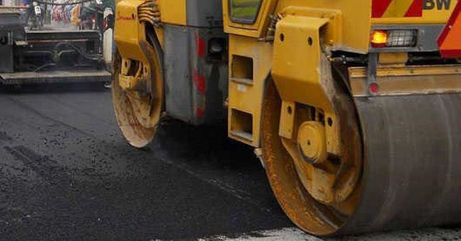 &Alpha;&rho;&chi;ί&zeta;&omicron;&upsilon;&nu; έ&rho;&gamma;&alpha; &sigma;&tau;&omicron; &delta;&rho;ό&mu;&omicron; &laquo;&Tau;&rho;ί&pi;&omicron;&lambda;&eta; &ndash; &Delta;&alpha;&beta;&iota;ά &ndash; &Alpha;&lambda;&omega;&nu;ί&sigma;&tau;&alpha;&iota;&nu;&alpha;&raquo;