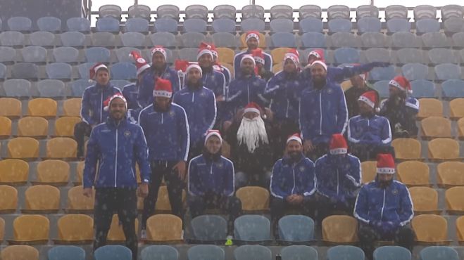 &Omicron;&iota; &pi;&alpha;ί&chi;&tau;&epsilon;&sigmaf; &tau;&omicron;&upsilon; &Alpha;&sigma;&tau;έ&rho;&alpha; &epsilon;&upsilon;&chi;ή&theta;&eta;&kappa;&alpha;&nu; &nu;&tau;&upsilon;&mu;έ&nu;&omicron;&iota; ... "&Alpha;&gamma;&iota;&omicron;&beta;&alpha;&sigma;ί&lambda;&eta;&delta;&epsilon;&sigmaf;"! (vd)