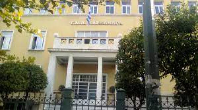 Χάος στο νοσοκομείο «Αλεξάνδρα» | Κόρη ασθενούς τα έκανε «γυαλιά - καρφιά» και επιτέθηκε στο προσωπικό