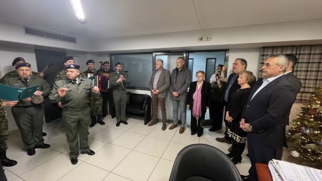 &Eta; &sigma;&tau;&rho;&alpha;&tau;&iota;&omega;&tau;&iota;&kappa;ή &mu;&pi;ά&nu;&tau;&alpha; &tau;&alpha; .. έ&psi;&alpha;&lambda;&lambda;&epsilon; &sigma;&tau;&omicron;&nu; &Delta;ή&mu;&alpha;&rho;&chi;&omicron; &Tau;&rho;ί&pi;&omicron;&lambda;&eta;&sigmaf;!