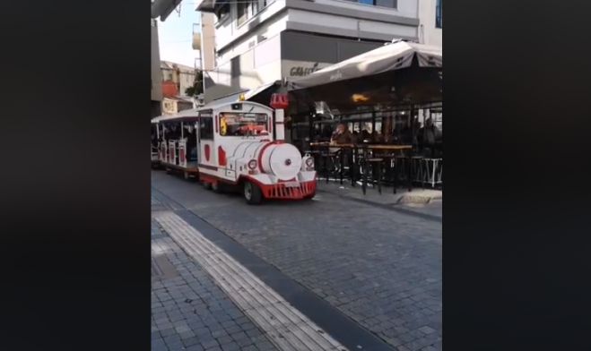&Eta; &beta;ό&lambda;&tau;&alpha; &mu;&epsilon; &tau;&omicron; &tau;&rho;&epsilon;&nu;ά&kappa;&iota; &tau;&alpha; &Chi;&rho;&iota;&sigma;&tau;&omicron;ύ&gamma;&epsilon;&nu;&nu;&alpha; &sigma;&tau;&eta;&nu; &Tau;&rho;ί&pi;&omicron;&lambda;&eta; (vd)