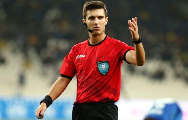 &Omicron; &Beta;ά&tau;&sigma;&iota;&omicron;&sigmaf; &sigma;&phi;&upsilon;&rho;ί&zeta;&epsilon;&iota; &tau;&omicron;&nu; &Alpha;&sigma;&tau;έ&rho;&alpha; &sigma;&tau;&omicron; &Kappa;ύ&pi;&epsilon;&lambda;&lambda;&omicron;