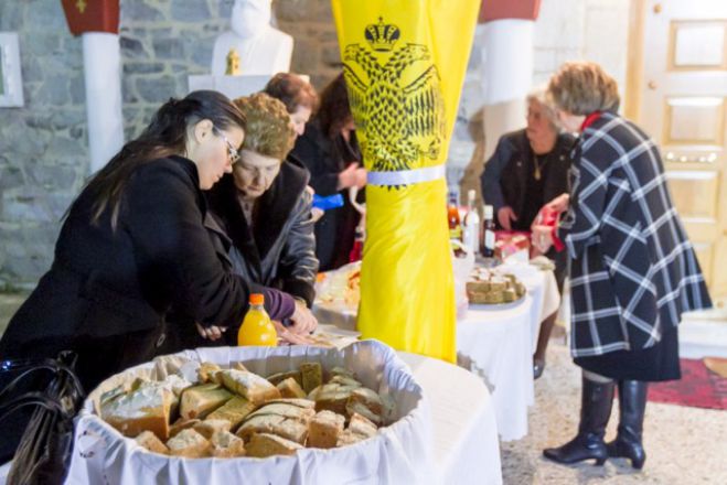 Ο Εσπερινός του Αγίου Νικολάου στο χωριό Πάπαρι (εικόνες)
