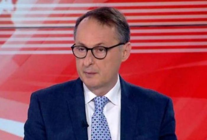 &Sigma;ύ&psi;&alpha;&sigmaf;: &laquo;&Pi;&rho;&omicron;&epsilon;&tau;&omicron;&iota;&mu;&alpha;&zeta;ό&mu;&alpha;&sigma;&tau;&epsilon; &gamma;&iota;&alpha; &tau;&omicron; &chi;&epsilon;&iota;&rho;ό&tau;&epsilon;&rho;&omicron; &sigma;&epsilon;&nu;ά&rho;&iota;&omicron; &chi;&iota;&lambda;&iota;ά&delta;&omega;&nu; &epsilon;&iota;&sigma;&alpha;&gamma;ό&mu;&epsilon;&nu;&omega;&nu; &kappa;&rho;&omicron;&upsilon;&sigma;&mu;ά&tau;&omega;&nu;&raquo; (vd)