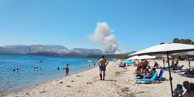 &Mu;&epsilon;&gamma;ά&lambda;&eta; &phi;&omega;&tau;&iota;ά &sigma;&tau;&eta; &Mu;ά&nu;&eta; &Lambda;&alpha;&kappa;&omega;&nu;ί&alpha;&sigmaf;