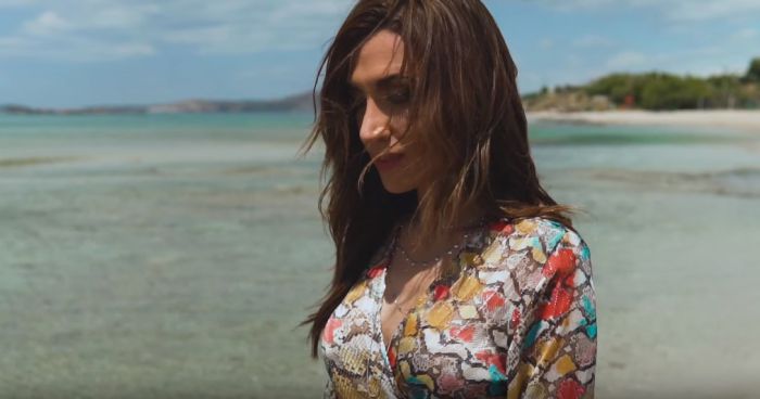"Να μ'αγαπάς" | Το official video clip για το νέο τραγούδι της Γιώτας Γρίβα! (vd)