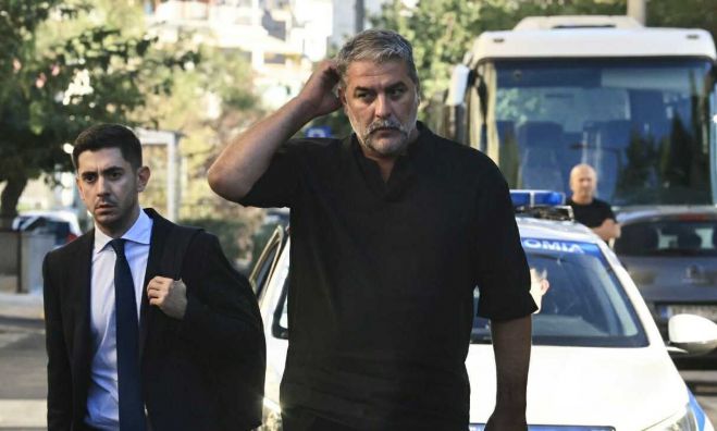 Βασίλης Μπισμπίκης | Θα πληρώσει 1.200 ευρώ πρόστιμο - Του αφαιρείται για 1 μήνα το δίπλωμα οδήγησης