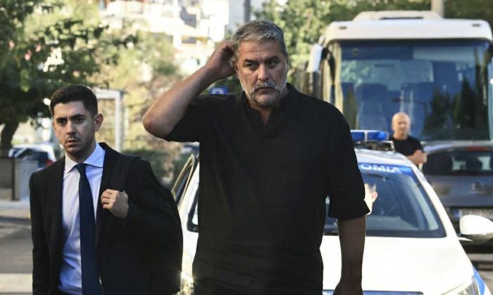 Βασίλης Μπισμπίκης | Θα πληρώσει 1.200 ευρώ πρόστιμο - Του αφαιρείται για 1 μήνα το δίπλωμα οδήγησης