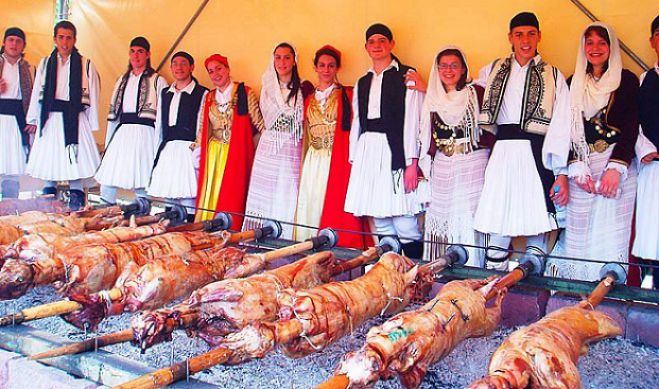 Ό&lambda;&omicron; &tau;&omicron; &pi;&rho;ό&gamma;&rho;&alpha;&mu;&mu;&alpha; &mu;&epsilon; &tau;&iota;&sigmaf; &epsilon;&kappa;&delta;&eta;&lambda;ώ&sigma;&epsilon;&iota;&sigmaf; &tau;&omicron;&upsilon; &Pi;ά&sigma;&chi;&alpha; &sigma;&tau;&eta;&nu; &Tau;&rho;ί&pi;&omicron;&lambda;&eta;!