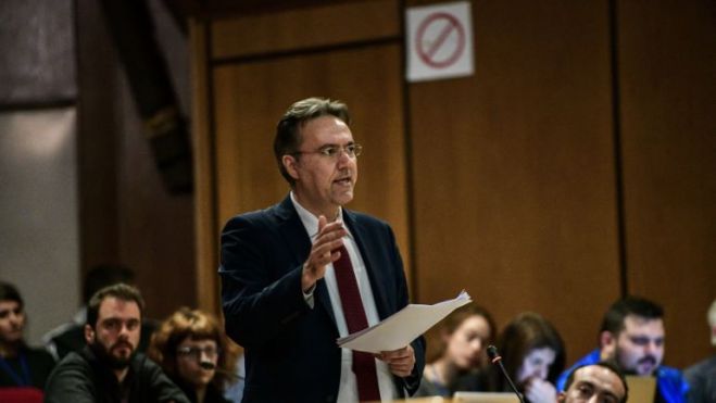 &Kappa;&alpha;&mu;&pi;&alpha;&gamma;&iota;ά&nu;&nu;&eta;&sigmaf;: &laquo;&Pi;&rho;ό&kappa;&lambda;&eta;&sigma;&eta; &tau;&omicron;&upsilon; &beta;&alpha;&theta;έ&omicron;&sigmaf; &kappa;&rho;ά&tau;&omicron;&upsilon;&sigmaf; &eta; &epsilon;&iota;&sigma;&alpha;&gamma;&gamma;&epsilon;&lambda;&iota;&kappa;ή &pi;&alpha;&rho;έ&mu;&beta;&alpha;&sigma;&eta; &kappa;&alpha;&tau;ά &Pi;&omicron;&lambda;ά&kappa;&eta;&raquo;