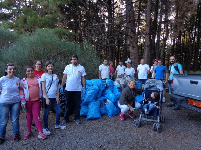 &Epsilon;&theta;&epsilon;&lambda;&omicron;&nu;&tau;έ&sigmaf; &kappa;&alpha;&theta;ά&rho;&iota;&sigma;&alpha;&nu; &tau;&omicron; ά&lambda;&sigma;&omicron;&sigmaf; &delta;ί&pi;&lambda;&alpha; &sigma;&tau;&omicron; &Nu;&omicron;&sigma;&omicron;&kappa;&omicron;&mu;&epsilon;ί&omicron; (&epsilon;&iota;&kappa;ό&nu;&epsilon;&sigmaf;)