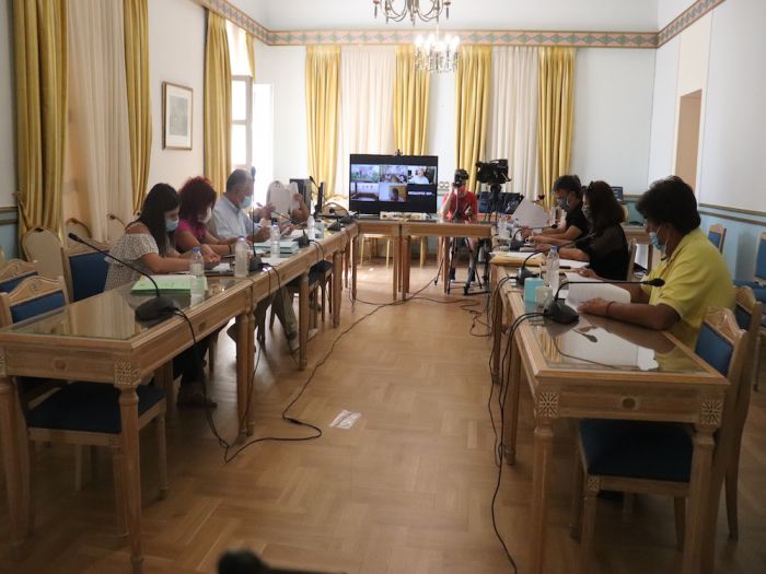 Έ&rho;&chi;&omicron;&nu;&tau;&alpha;&iota; &mu;ό&nu;&iota;&mu;&epsilon;&sigmaf; &pi;&rho;&omicron;&sigma;&lambda;ή&psi;&epsilon;&iota;&sigmaf; &sigma;&tau;&eta;&nu; &Pi;&epsilon;&rho;&iota;&phi;έ&rho;&epsilon;&iota;&alpha; &Pi;&epsilon;&lambda;&omicron;&pi;&omicron;&nu;&nu;ή&sigma;&omicron;&upsilon;
