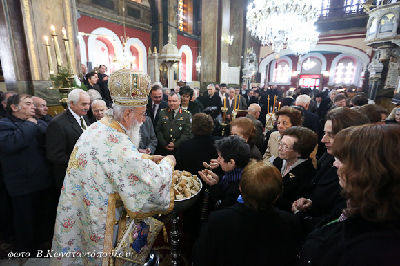 &Mu;&nu;&eta;&mu;ό&sigma;&upsilon;&nu;&omicron; &gamma;&iota;&alpha; &tau;&omicron;&upsilon;&sigmaf; &alpha;&epsilon;ί&mu;&nu;&eta;&sigma;&tau;&omicron;&upsilon;&sigmaf; &Alpha;&rho;&chi;&iota;&epsilon;&rho;&epsilon;ί&sigmaf; &tau;&eta;&sigmaf; &Mu;&eta;&tau;&rho;ό&pi;&omicron;&lambda;&eta;&sigmaf; &Mu;&alpha;&nu;&tau;&iota;&nu;&epsilon;ί&alpha;&sigmaf; &kappa;&alpha;&iota; &Kappa;&upsilon;&nu;&omicron;&upsilon;&rho;ί&alpha;&sigmaf; (&epsilon;&iota;&kappa;ό&nu;&epsilon;&sigmaf;)