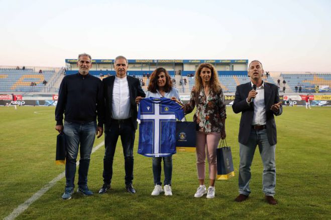 &Omicron;&iota; Έ&lambda;&lambda;&eta;&nu;&epsilon;&sigmaf; &Omicron;&lambda;&upsilon;&mu;&pi;&iota;&omicron;&nu;ί&kappa;&epsilon;&sigmaf; &sigma;&tau;&omicron; "&Theta;&epsilon;ό&delta;&omega;&rho;&omicron;&sigmaf; &Kappa;&omicron;&lambda;&omicron;&kappa;&omicron;&tau;&rho;ώ&nu;&eta;&sigmaf;" (vd)