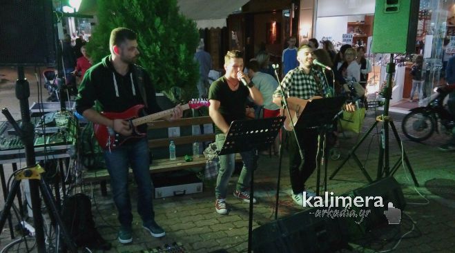 Live video | Το συγκρότημα «Άτεχνο Ροκ» στον πεζόδρομο Ερμού για τη «Shock Price»
