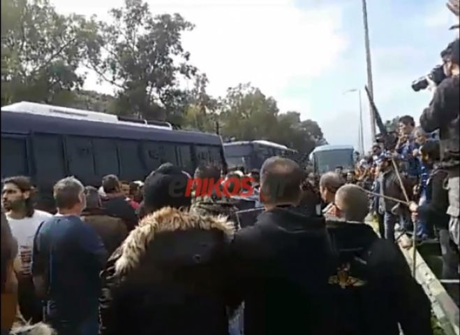 Στα χέρια πιάστηκαν αγρότες και αστυνομικοί στο Χαϊδάρι (vd)