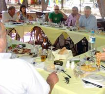 &Mu;&epsilon; &delta;&eta;&mu;&omicron;&sigma;&iota;&omicron;&gamma;&rho;ά&phi;&omicron;&upsilon;&sigmaf; &sigma;&upsilon;&nu;&alpha;&nu;&tau;ή&theta;&eta;&kappa;&epsilon; &omicron; &Delta;&eta;&mu;ή&tau;&rho;&eta;&sigmaf; &Pi;&alpha;&upsilon;&lambda;ή&sigmaf; &ndash; &Nu;έ&alpha; &epsilon;&pi;ί&theta;&epsilon;&sigma;&eta; &kappa;&alpha;&tau;ά &tau;&eta; &Delta;&eta;&mu;&omicron;&tau;&iota;&kappa;ή&sigmaf; &Alpha;&rho;&chi;ή&sigmaf; &gamma;&iota;&alpha; &sigma;&kappa;&omicron;&upsilon;&pi;ί&delta;&iota;&alpha; &kappa;&alpha;&iota; ό&chi;&iota; &mu;ό&nu;&omicron;&hellip;