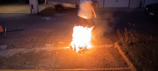 Το έθιμο με τις φωτιές του Αγιαννιού αναβίωσε στην Τρίπολη