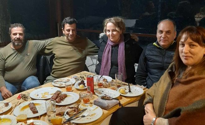 &Eta; &Mu;&epsilon;&sigma;&sigma;ή&nu;&eta; &sigma;&upsilon;&nu;&alpha;&nu;&tau;ά &tau;&eta; &Phi;&alpha;&lambda;&alpha;&iota;&sigma;ί&alpha; &Alpha;&rho;&kappa;&alpha;&delta;ί&alpha;&sigmaf;