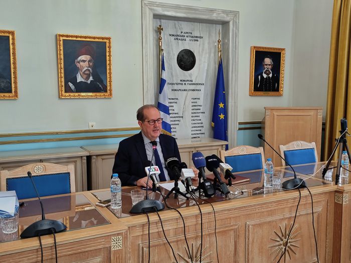 &Gamma;&iota;&alpha; &tau;&eta; &ldquo;&sigma;&iota;&delta;&eta;&rho;&omicron;&delta;&rho;&omicron;&mu;&iota;&kappa;ή &gamma;&rho;&alpha;&mu;&mu;ή &tau;&omega;&nu; &alpha;&rho;&chi;&alpha;&iota;&omicron;&lambda;&omicron;&gamma;&iota;&kappa;ώ&nu; &chi;ώ&rho;&omega;&nu;&rdquo; &mu;ί&lambda;&eta;&sigma;&epsilon; &sigma;&tau;&omicron; &rho;&alpha;&delta;&iota;ό&phi;&omega;&nu;&omicron; &tau;&omicron;&upsilon; Alpha o &Nu;ί&kappa;&alpha;&sigmaf;