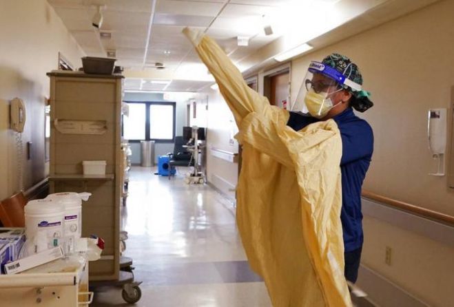 &Nu;έ&alpha; &delta;&iota;ά&tau;&alpha;&xi;&eta; | &laquo;&Epsilon;&lambda;&epsilon;&upsilon;&theta;έ&rho;&alpha;&sigmaf;&raquo; &sigma;&tau;&omicron;&upsilon;&sigmaf; &gamma;&iota;&alpha;&tau;&rho;&omicron;ύ&sigmaf; &tau;&omicron;&upsilon; &delta;&eta;&mu;&omicron;&sigma;ί&omicron;&upsilon; &nu;&alpha; &epsilon;&rho;&gamma;ά&zeta;&omicron;&nu;&tau;&alpha;&iota; ό&pi;&omicron;&tau;&epsilon; &theta;έ&lambda;&omicron;&upsilon;&nu; &sigma;&tau;&omicron;&nu; &iota;&delta;&iota;&omega;&tau;&iota;&kappa;ό &tau;&omicron;&mu;έ&alpha;