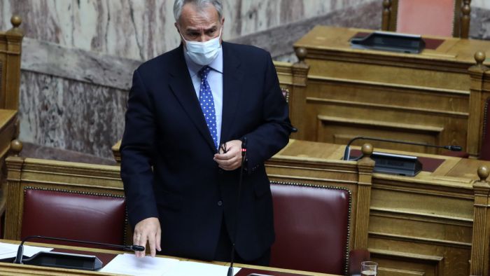 &Beta;&omicron;&rho;ί&delta;&eta;&sigmaf; &sigma;&tau;&omicron;&nu; &Sigma;&Kappa;&Alpha;Ϊ: "&Mu;&epsilon; &tau;&eta; &sigma;&upsilon;&mu;&pi;&epsilon;&rho;&iota;&phi;&omicron;&rho;ά &tau;&omicron;&upsilon; &Pi;&omicron;&lambda;ά&kappa;&eta; &theta;&upsilon;&mu;ή&theta;&eta;&kappa;&alpha; &tau;&omicron;&nu; &Kappa;&alpha;&sigma;&iota;&delta;&iota;ά&rho;&eta;"