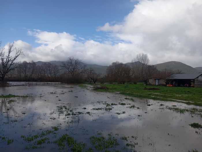 &Sigma;&omicron;&beta;&alpha;&rho;ή &upsilon;&pi;&epsilon;&rho;&chi;&epsilon;ί&lambda;&iota;&sigma;&eta; &tau;&omicron;&upsilon; &pi;&omicron;&tau;&alpha;&mu;&omicron;ύ &Tau;&rho;ά&gamma;&omicron;&upsilon; (&epsilon;&iota;&kappa;ό&nu;&epsilon;&sigmaf; - &beta;ί&nu;&tau;&epsilon;&omicron;)