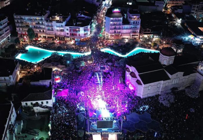 Χιλιάδες κόσμου στο Άργος για τον Σάκη Ρουβά!