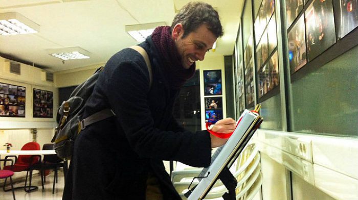 &Alpha;&pi;ό &tau;&eta;&nu; &Tau;&rho;ί&pi;&omicron;&lambda;&eta; έ&nu;&alpha;&sigmaf; &alpha;&pi;ό &tau;&omicron;&upsilon;&sigmaf; &sigma;&tau;&epsilon;&nu;ό&tau;&epsilon;&rho;&omicron;&upsilon;&sigmaf; &sigma;&upsilon;&nu;&epsilon;&rho;&gamma;ά&tau;&epsilon;&sigmaf; &tau;&omicron;&upsilon; &Alpha;&lambda;έ&xi;&eta; &Tau;&sigma;ί&pi;&rho;&alpha;!