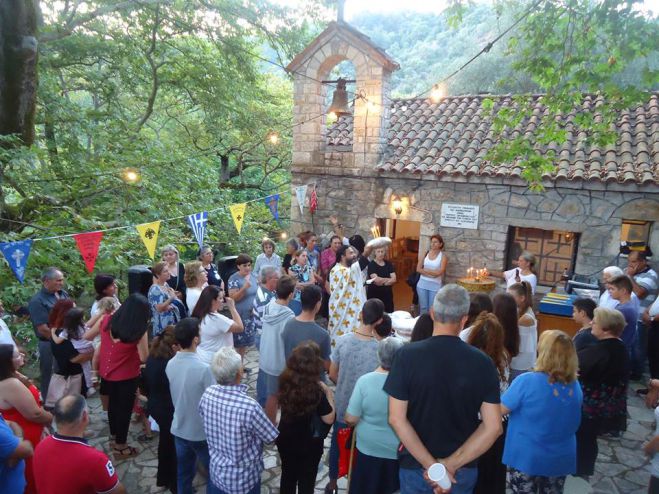 Γορτυνία | Τα εννιάμερα της Παναγίας γιορτάστηκαν στο εκκλησάκι της Βάναινας (εικόνες)