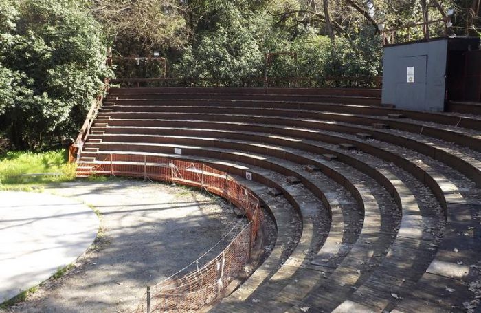 Υπαίθριο θέατρο 300 θέσεων σχεδιάζεται να γίνει στα Τρόπαια Γορτυνίας!