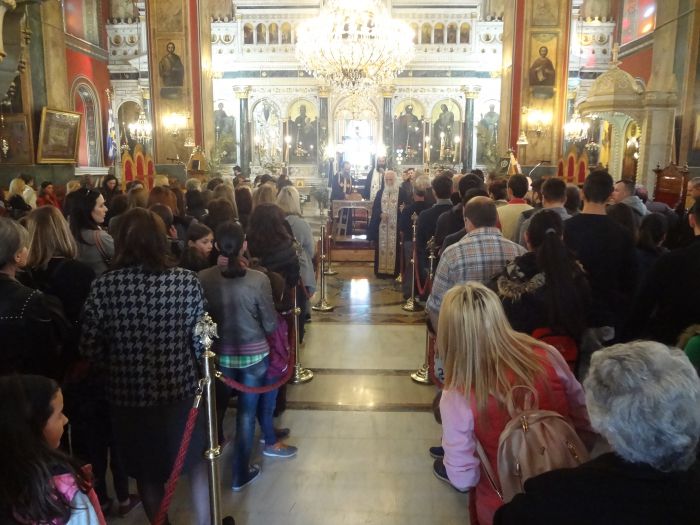 &Tau;&rho;ί&pi;&omicron;&lambda;&eta; - &Epsilon;&kappa;&alpha;&tau;&omicron;&nu;&tau;ά&delta;&epsilon;&sigmaf; &Chi;&rho;&iota;&sigma;&tau;&iota;&alpha;&nu;&omicron;ί έ&lambda;&alpha;&beta;&alpha;&nu; &tau;&eta;&nu; &epsilon;&upsilon;&lambda;&omicron;&gamma;ί&alpha; &tau;&omicron;&upsilon; &chi;&rho;ί&sigma;&mu;&alpha;&tau;&omicron;&sigmaf; &tau;&omicron;&upsilon; &Iota;&epsilon;&rho;&omicron;ύ &Epsilon;&upsilon;&chi;&epsilon;&lambda;&alpha;ί&omicron;&upsilon;
