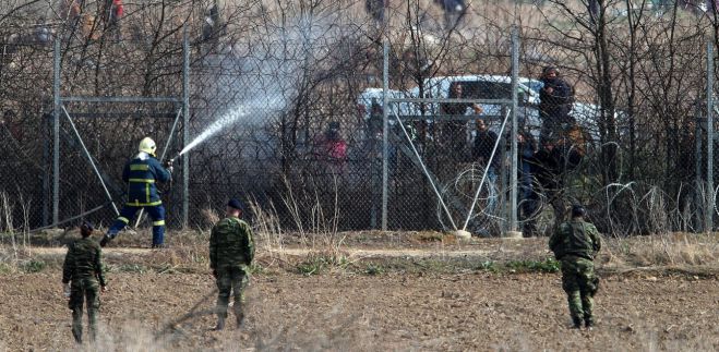 Έβρος | Νέα επεισόδια και χημικά στις Καστανιές (vd)