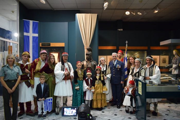 &Mu;έ&lambda;&eta; &sigma;&upsilon;&lambda;&lambda;ό&gamma;&omega;&nu; &alpha;&pi;ό &tau;&omicron; &Mu;&epsilon;&sigma;&omicron;&lambda;ό&gamma;&gamma;&iota; &kappa;&alpha;&iota; &tau;&eta;&nu; &Pi;ά&tau;&rho;&alpha; &mu;&epsilon; &pi;&alpha;&rho;&alpha;&delta;&omicron;&sigma;&iota;&alpha;&kappa;έ&sigmaf; &phi;&omicron;&rho;&epsilon;&sigma;&iota;έ&sigmaf; &sigma;&tau;&omicron; &Pi;&omicron;&lambda;&epsilon;&mu;&iota;&kappa;ό &Mu;&omicron;&upsilon;&sigma;&epsilon;ί&omicron; &Tau;&rho;ί&pi;&omicron;&lambda;&eta;&sigmaf;! (vd)