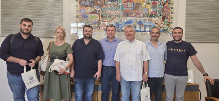 &Sigma;&upsilon;&nu;ά&nu;&tau;&eta;&sigma;&eta; &epsilon;&rho;&gamma;&alpha;&sigma;ί&alpha;&sigmaf; &pi;&rho;&alpha;&gamma;&mu;&alpha;&tau;&omicron;&pi;&omicron;&iota;ή&theta;&eta;&kappa;&epsilon; &mu;&epsilon;&tau;&alpha;&xi;ύ &tau;&omicron;&upsilon; &Delta;&eta;&mu;ά&rho;&chi;&omicron;&upsilon; &Beta;ό&rho;&epsilon;&iota;&alpha;&sigmaf; &Kappa;&upsilon;&nu;&omicron;&upsilon;&rho;ί&alpha;&sigmaf; &kappa;&alpha;&iota; &epsilon;&rho;&epsilon;&upsilon;&nu;&eta;&tau;ώ&nu; &gamma;&epsilon;&omega;&pi;ό&nu;&omega;&nu; &tau;&omicron;&upsilon; &Epsilon;&Lambda;&Gamma;&Omicron; &ndash; &Delta;&Eta;&Mu;&Eta;&Tau;&Rho;&Alpha;