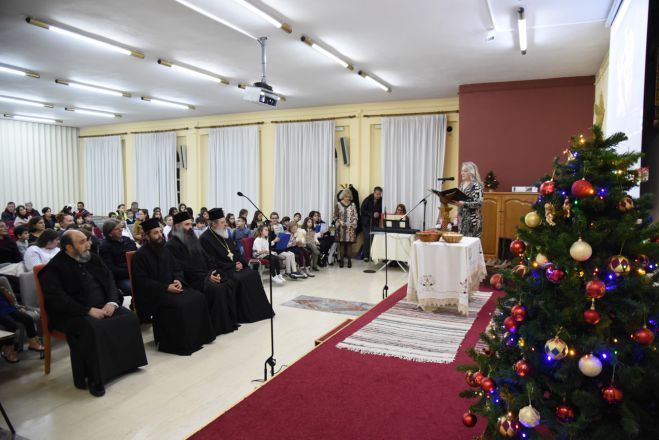 &Eta; &Chi;&rho;&iota;&sigma;&tau;&omicron;&upsilon;&gamma;&epsilon;&nu;&nu;&iota;ά&tau;&iota;&kappa;&eta; &epsilon;&kappa;&delta;ή&lambda;&omega;&sigma;&eta; &tau;&omicron;&upsilon; &Kappa;&alpha;&tau;&eta;&chi;&eta;&tau;&iota;&kappa;&omicron;ύ &Sigma;&chi;&omicron;&lambda;&epsilon;ί&omicron;&upsilon; &tau;&eta;&sigmaf; &epsilon;&nu;&omicron;&rho;ί&alpha;&sigmaf; &Alpha;&gamma;ί&alpha;&sigmaf; &Beta;&alpha;&rho;&beta;ά&rho;&alpha;&sigmaf; (&epsilon;&iota;&kappa;ό&nu;&epsilon;&sigmaf;)