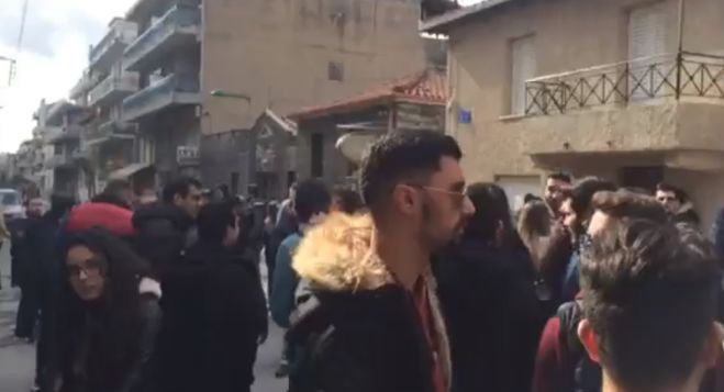&Eta; &delta;&iota;&alpha;&mu;&alpha;&rho;&tau;&upsilon;&rho;ί&alpha; έ&xi;&omega; &alpha;&pi;ό &tau;&eta;&nu; &Pi;&rho;&upsilon;&tau;&alpha;&nu;&epsilon;ί&alpha; &sigma;&tau;&eta;&nu; &Tau;&rho;ί&pi;&omicron;&lambda;&eta; (vd)