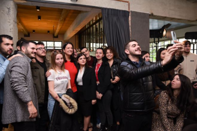 &Delta;&omega;&rho;&epsilon;ά&nu; &eta; &Epsilon;&upsilon;&rho;&omega;&pi;&alpha;ϊ&kappa;ή &Kappa;ά&rho;&tau;&alpha; &Nu;έ&omega;&nu;