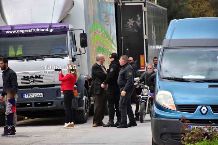 Ξύλο και επεισόδια στο Ναύπλιο ... για ένα κοτόπουλο (vd)