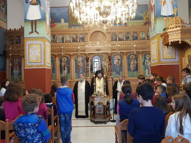 &Xi;&epsilon;&kappa;ί&nu;&eta;&sigma;&epsilon; &tau;&omicron; &Kappa;&alpha;&tau;&eta;&chi;&eta;&tau;&iota;&kappa;ό &sigma;&tau;&omicron; &Nu;&alpha;ό &Nu;&epsilon;&omicron;&mu;ά&rho;&tau;&upsilon;&rho;&alpha; &Pi;&alpha;ύ&lambda;&omicron;&upsilon; (&epsilon;&iota;&kappa;ό&nu;&epsilon;&sigmaf;)
