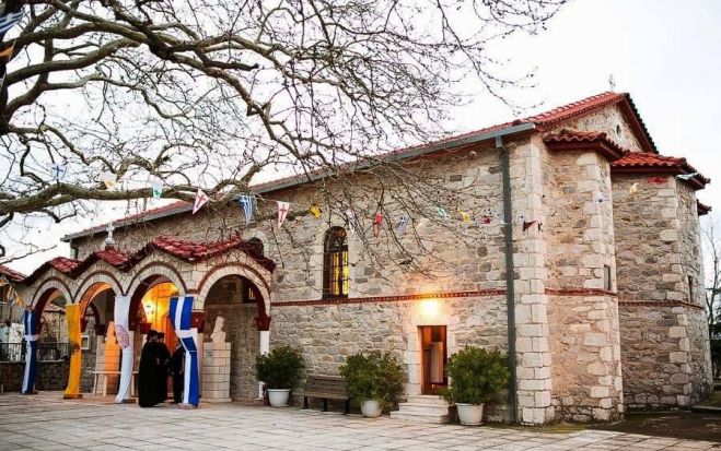&Eta; &gamma;&iota;&omicron;&rho;&tau;ή &tau;&omicron;&upsilon; &Alpha;&gamma;ί&omicron;&upsilon; &Chi;&alpha;&rho;&alpha;&lambda;ά&mu;&pi;&omicron;&upsilon;&sigmaf; &sigma;&tau;&omicron; &chi;&omega;&rho;&iota;ό &Pi;ά&pi;&alpha;&rho;&iota; &Mu;&alpha;&nu;&tau;&iota;&nu;&epsilon;ί&alpha;&sigmaf;